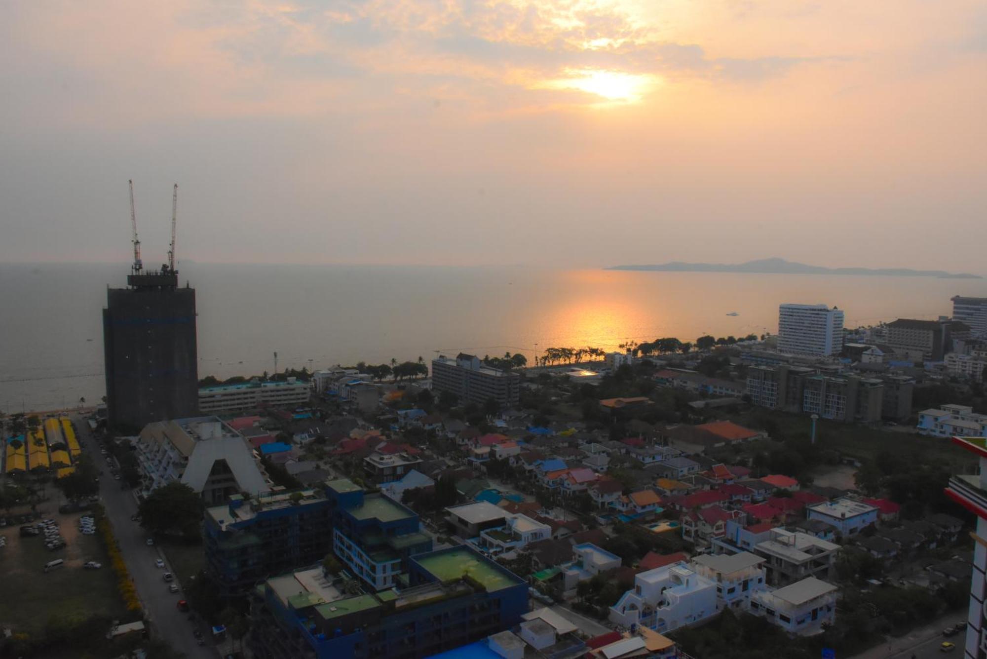 Dusit Grand Condo View Jomtien Beach Room photo